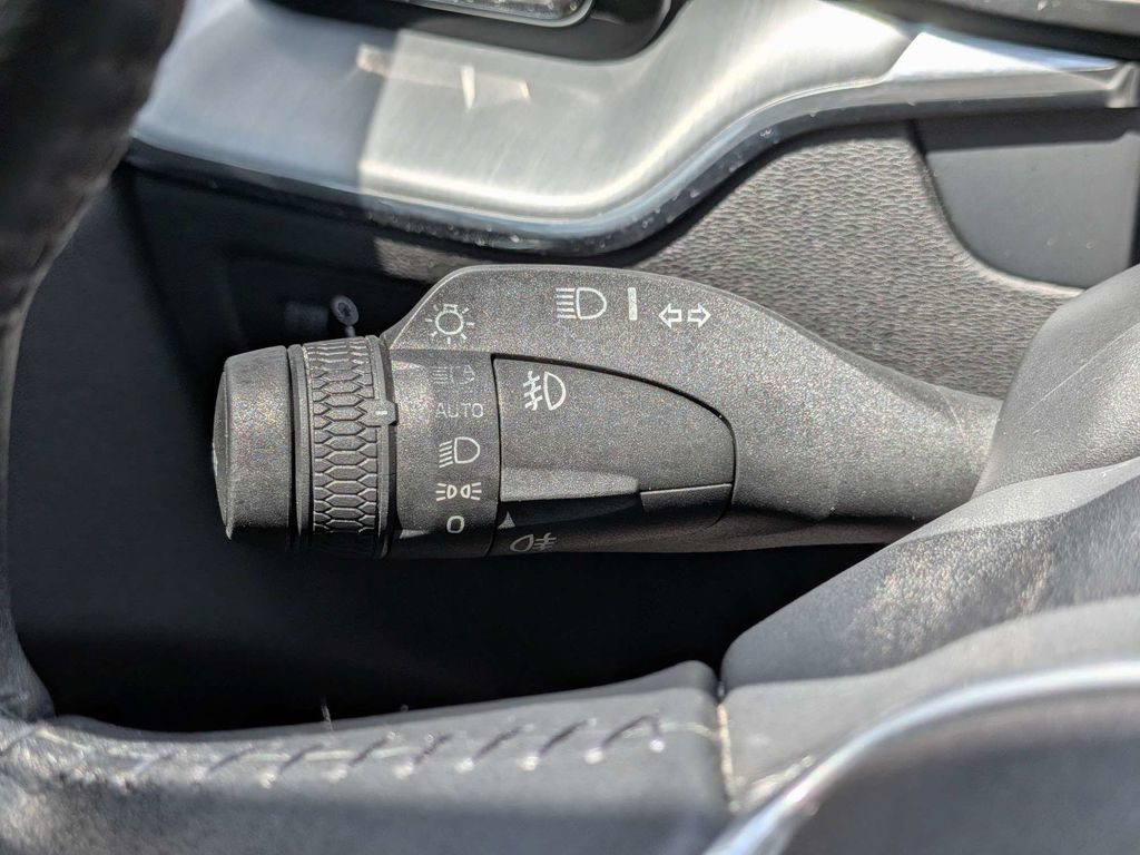 Used 2019 Volvo XC60 T5 Momentum FWD image 34