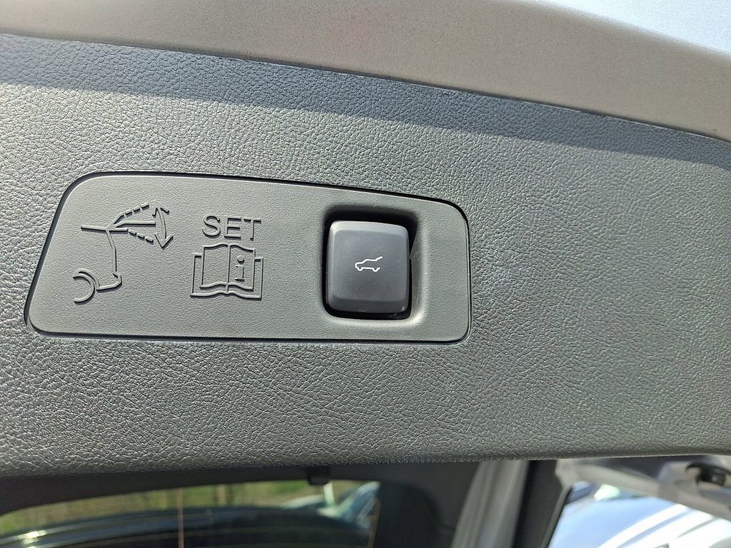 Certified 2024 Lincoln Corsair AWD image 29