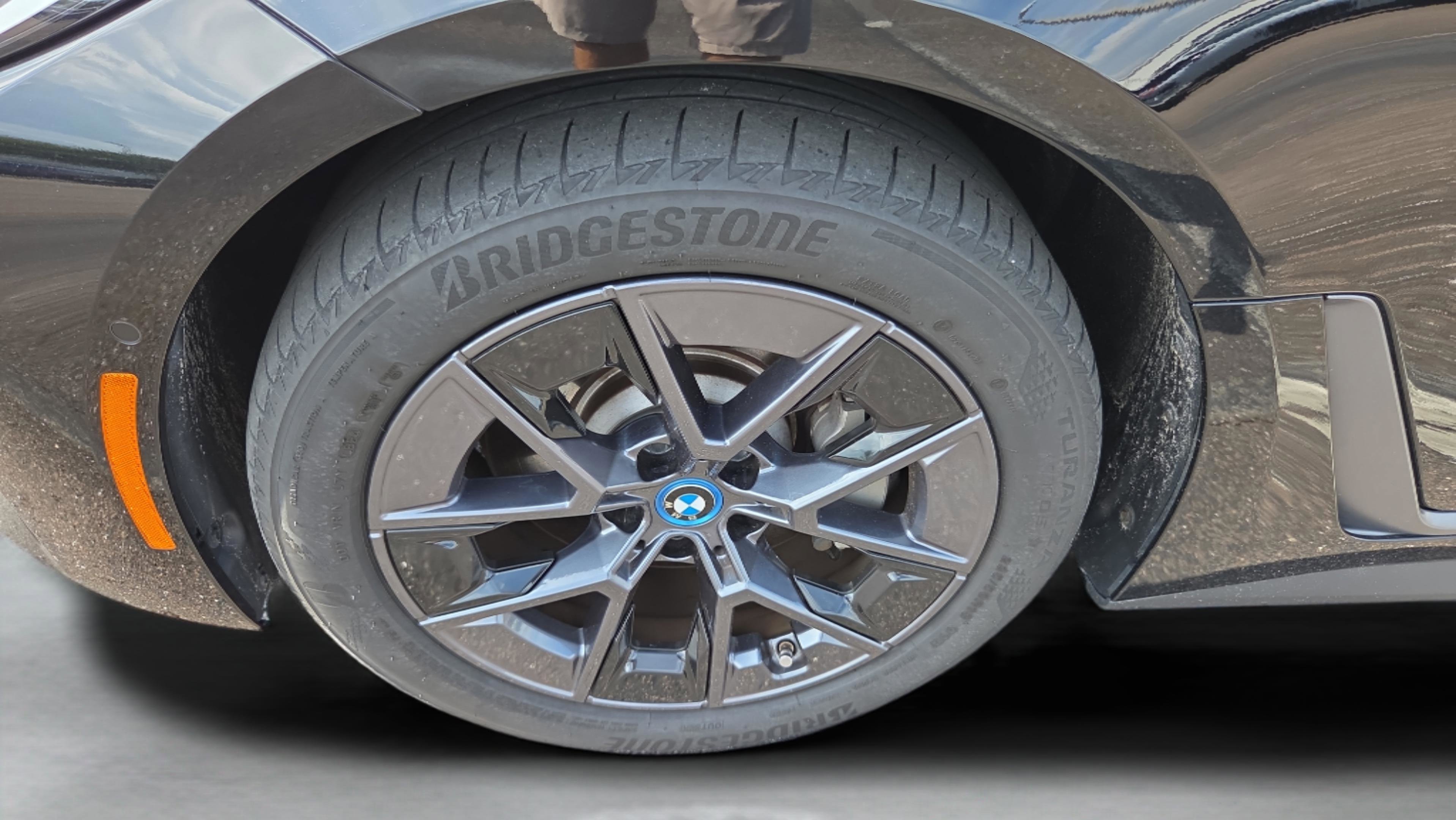 Used 2024 BMW i4 eDrive35 w/ Convenience Package RWD image 30