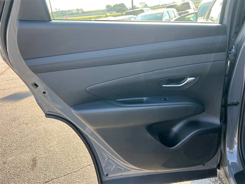 Used 2025 Hyundai Tucson SE image 21