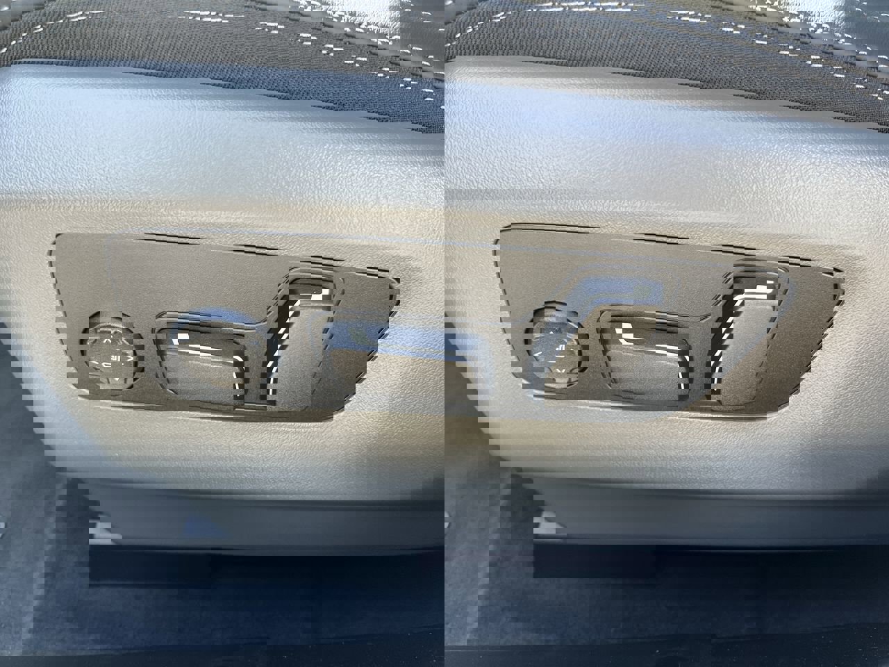 Used 2025 BMW i5 M60 w/ Premium Package image 15