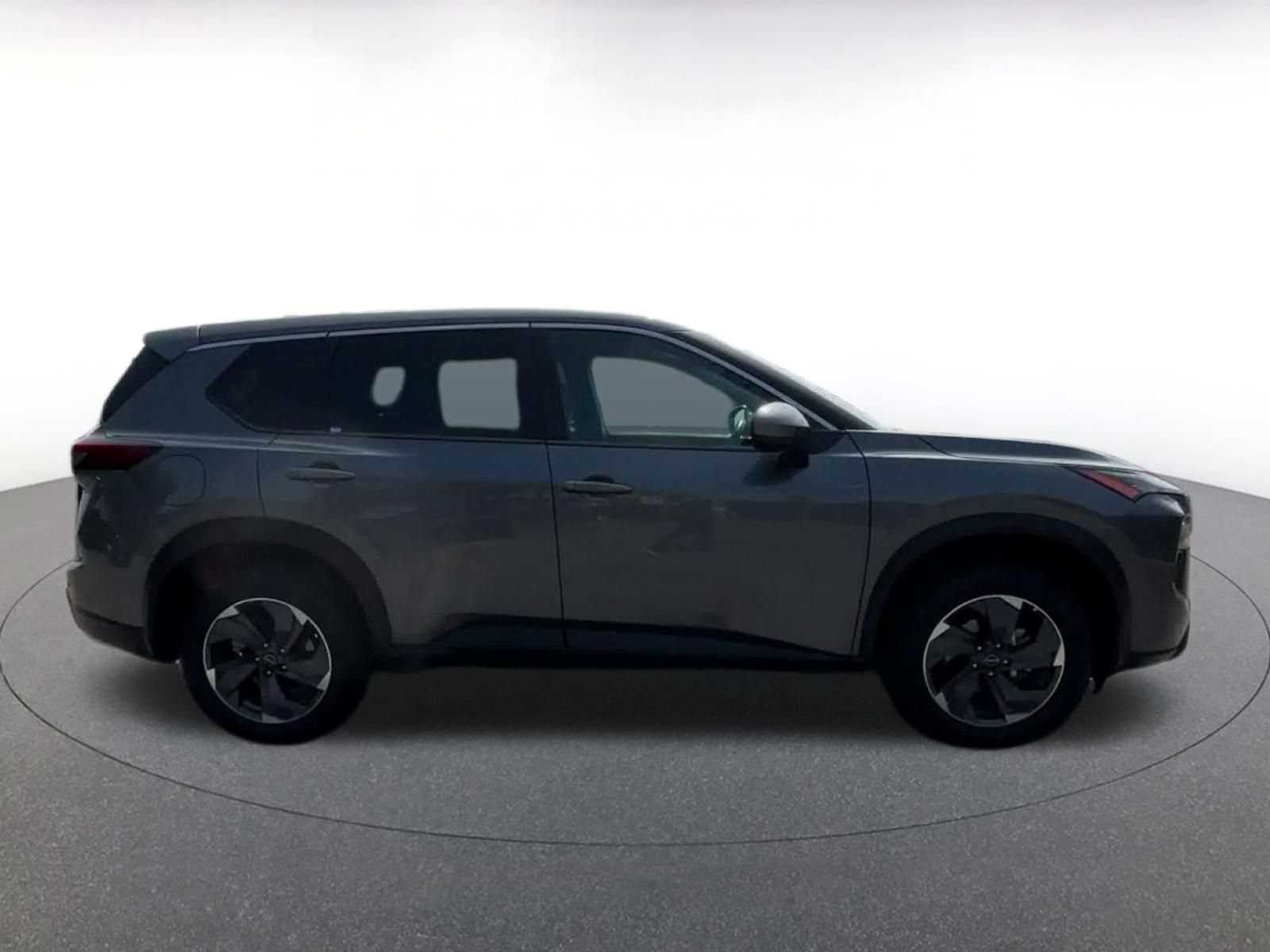 Used 2025 Nissan Rogue SV FWD image 15