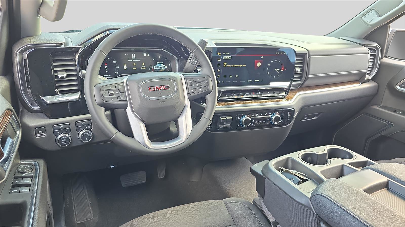 Used 2023 GMC Sierra 1500 SLE AWD/4WD image 16