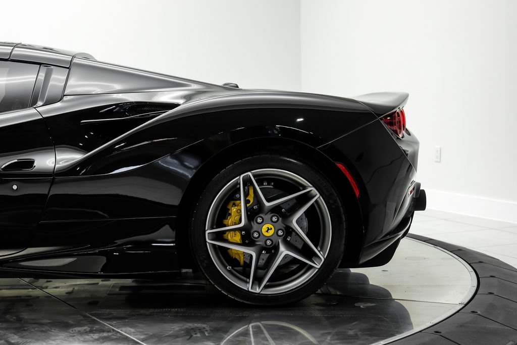 Used 2023 Ferrari F8 Tributo RWD image 15
