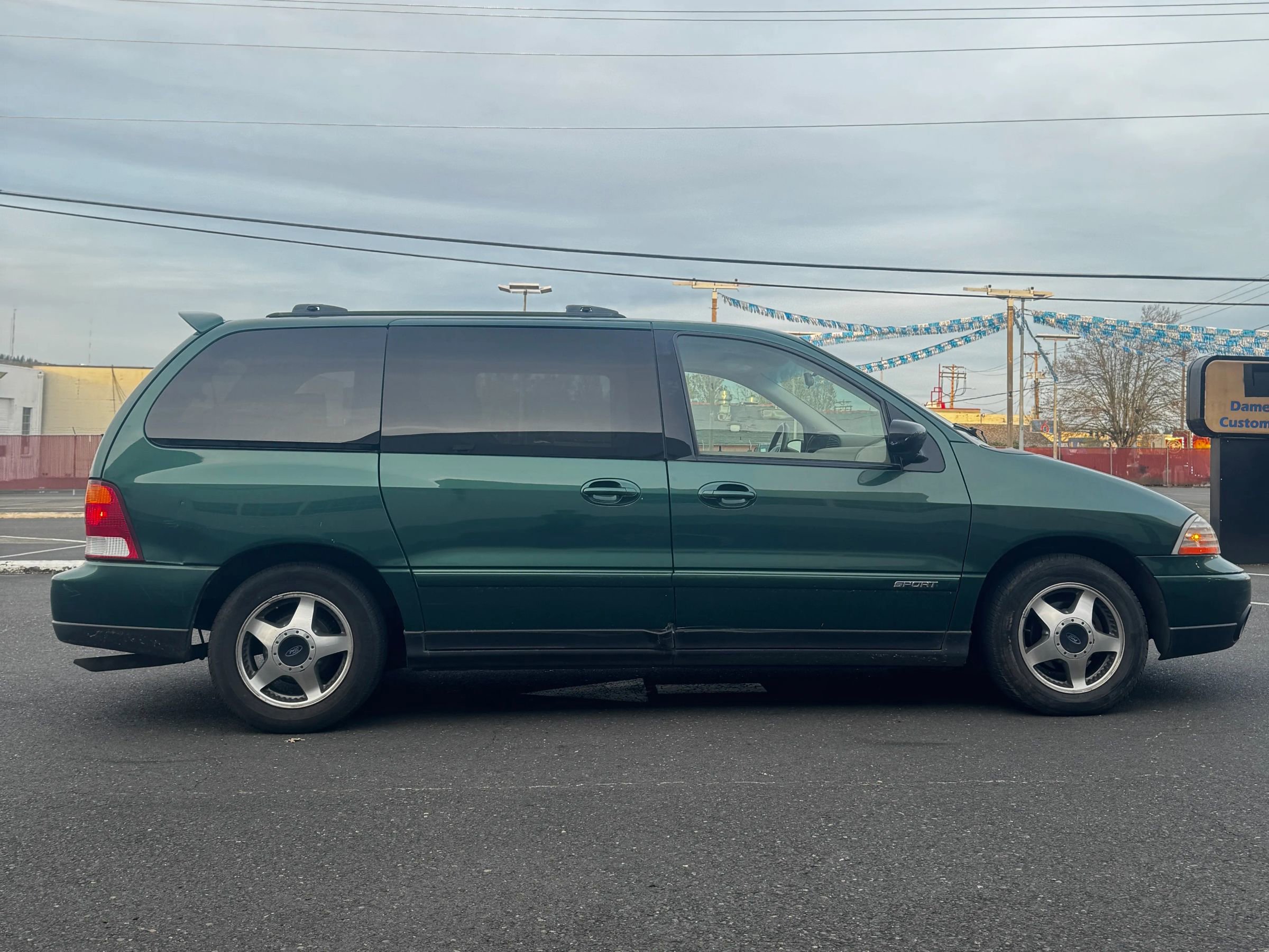 Used 2002 Ford Windstar SE image 3