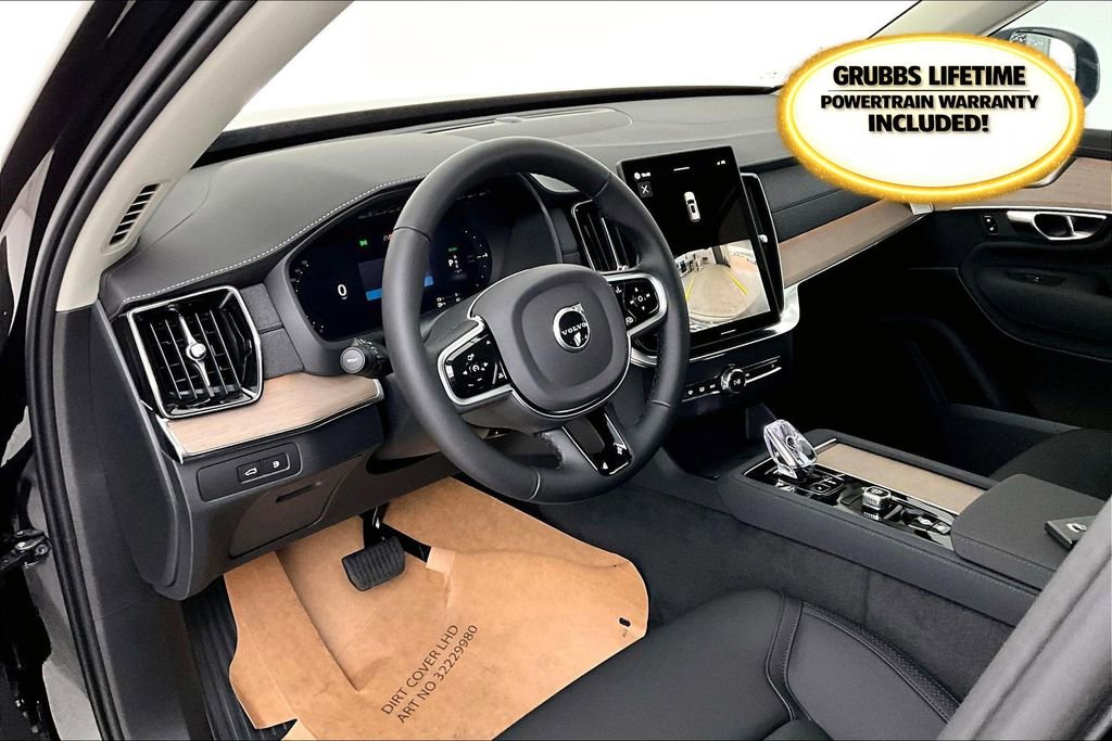 New 2026 Volvo XC90 T8 Core image 28