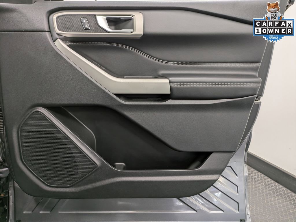 Used 2022 Ford Explorer XLT image 28