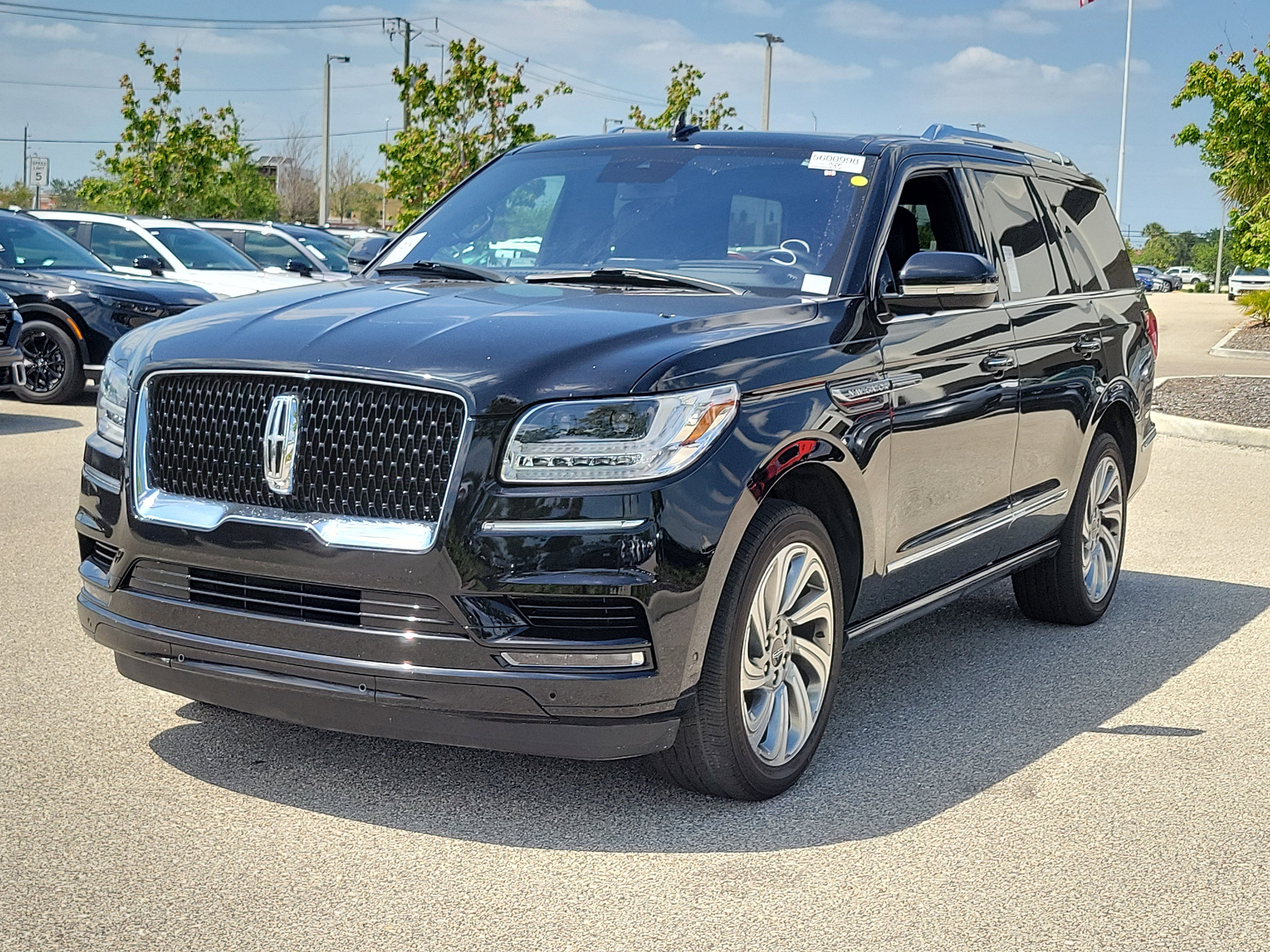 Used 2020 Lincoln Navigator Reserve w/ Equipment Group 208A Reserve image 3