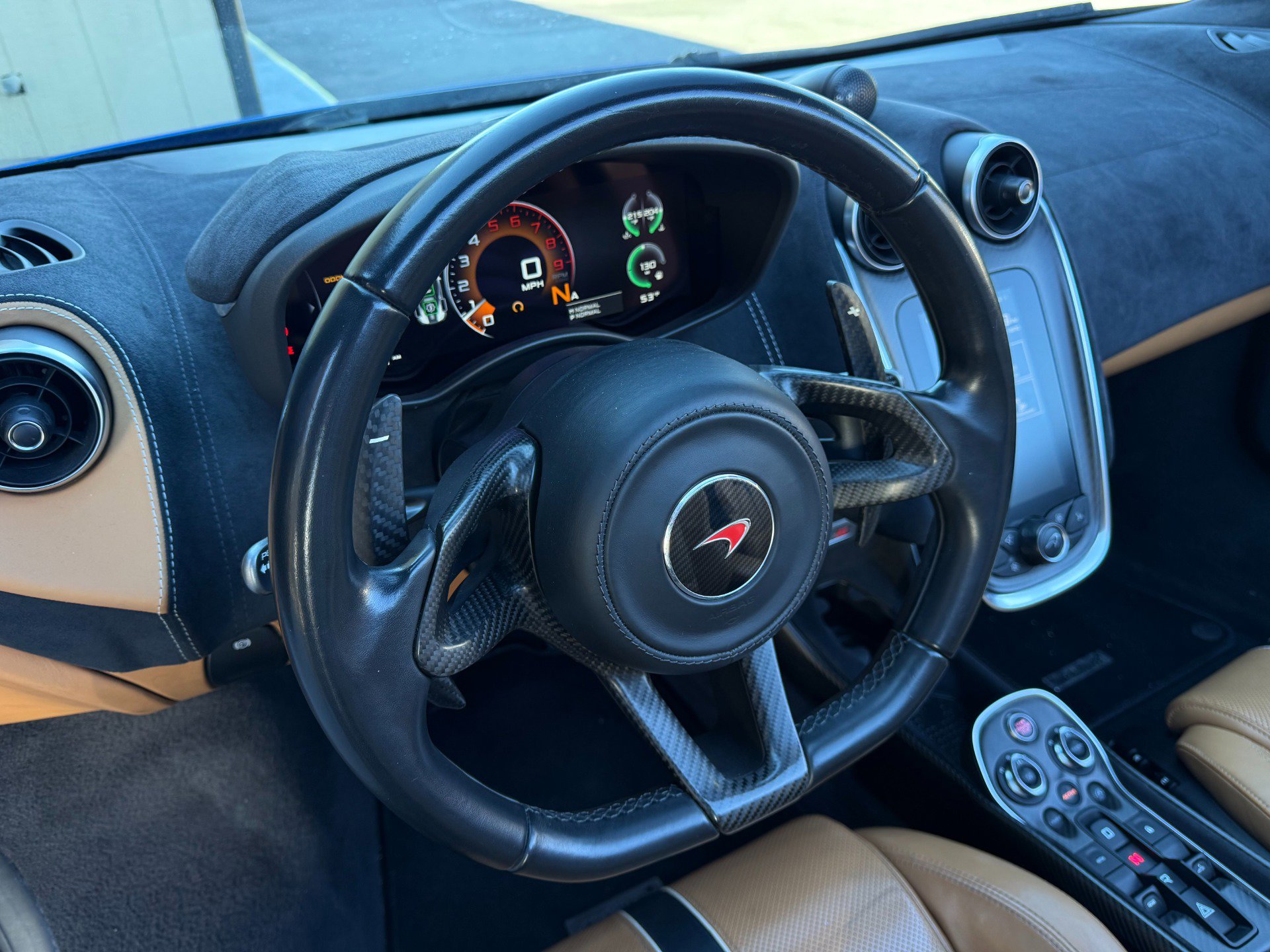 Used 2018 McLaren 570S Spider image 26