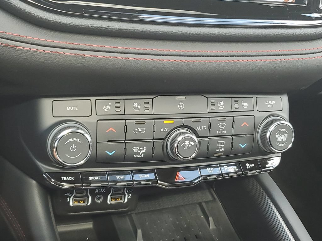 Certified 2026 Dodge Durango GT w/ Tow 'N Go Package AWD/4WD image 29