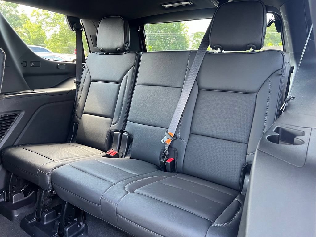 Used 2024 GMC Yukon Denali w/ Advanced Technology Package AWD/4WD image 8