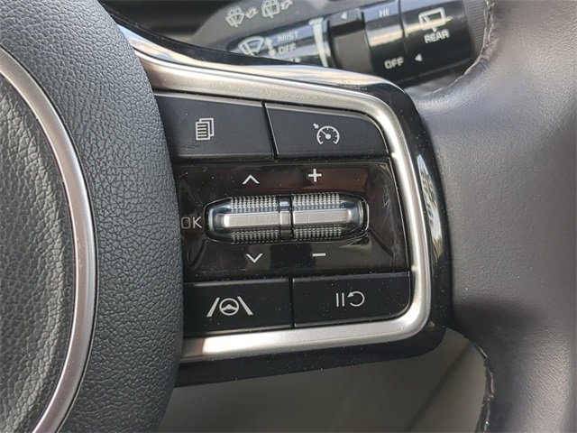 Used 2024 Kia Carnival LX image 30