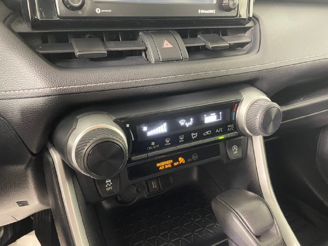 Used 2020 Toyota RAV4 LE AWD/4WD image 8