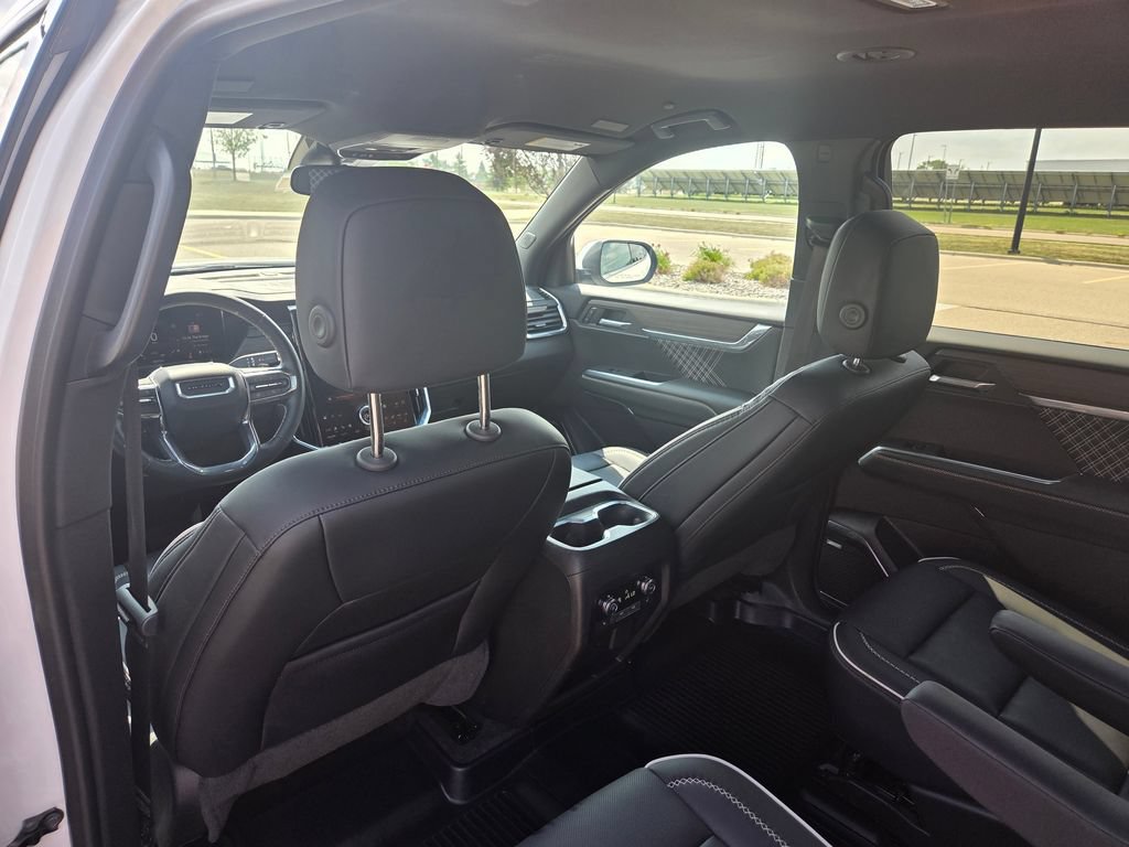 Used 2025 GMC Acadia Denali AWD/4WD image 48