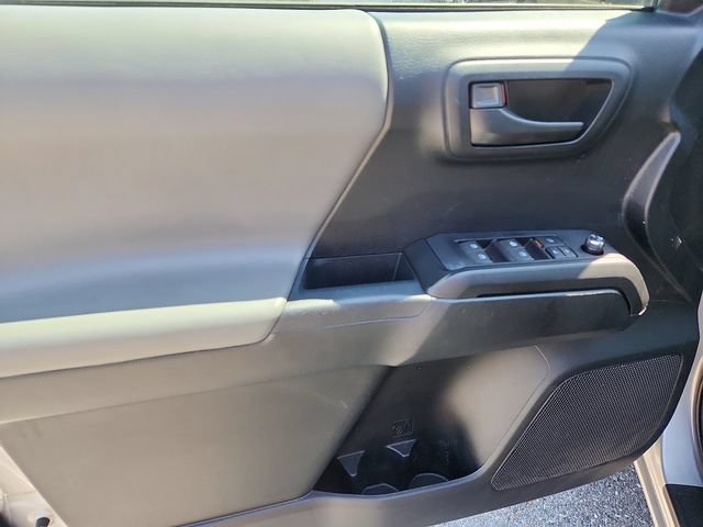 Used 2016 Toyota Tacoma SR w/ SR Convenience Package RWD image 12