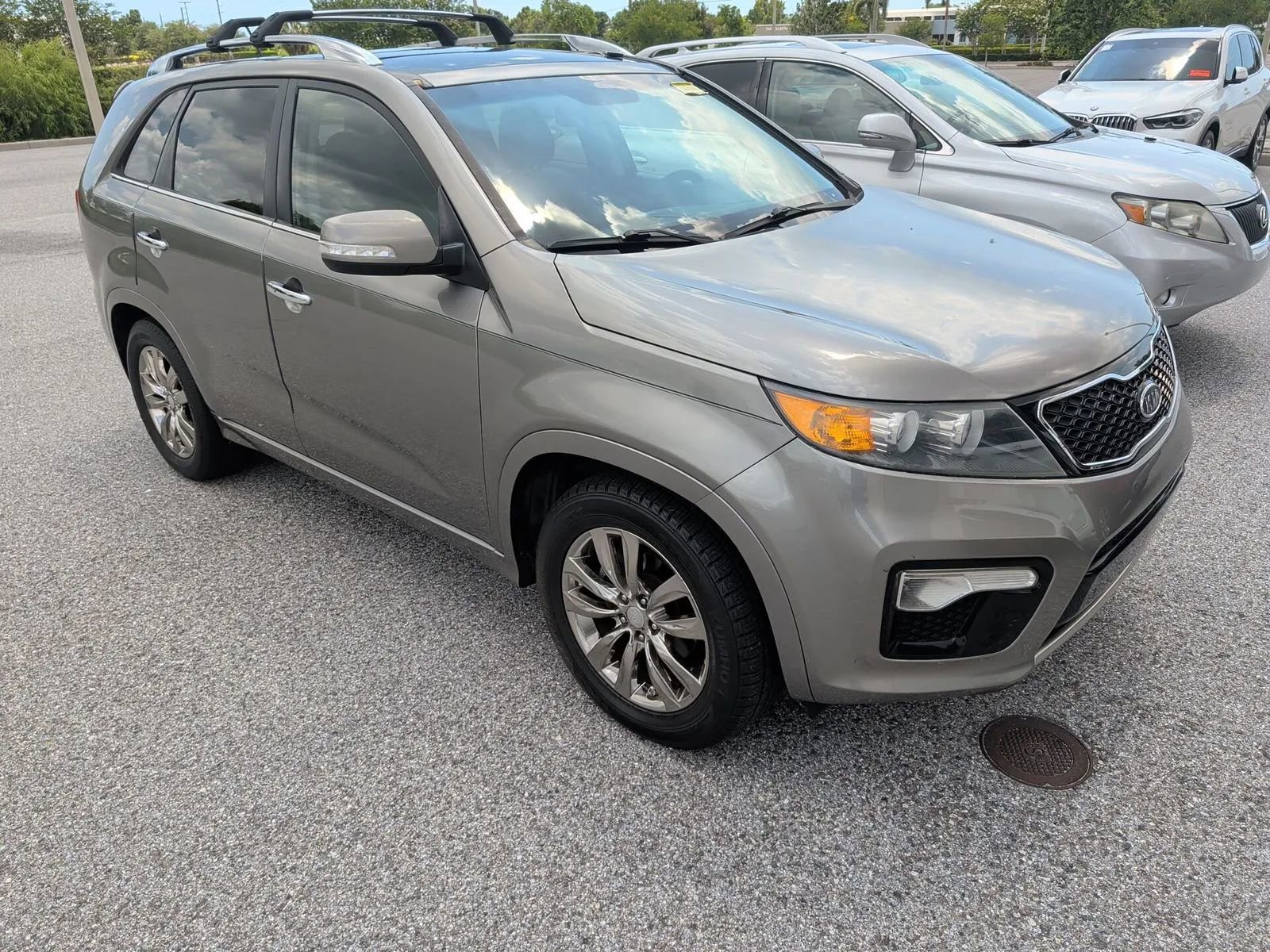 Used 2013 Kia Sorento SX w/ SX Premium Pkg FWD image 3