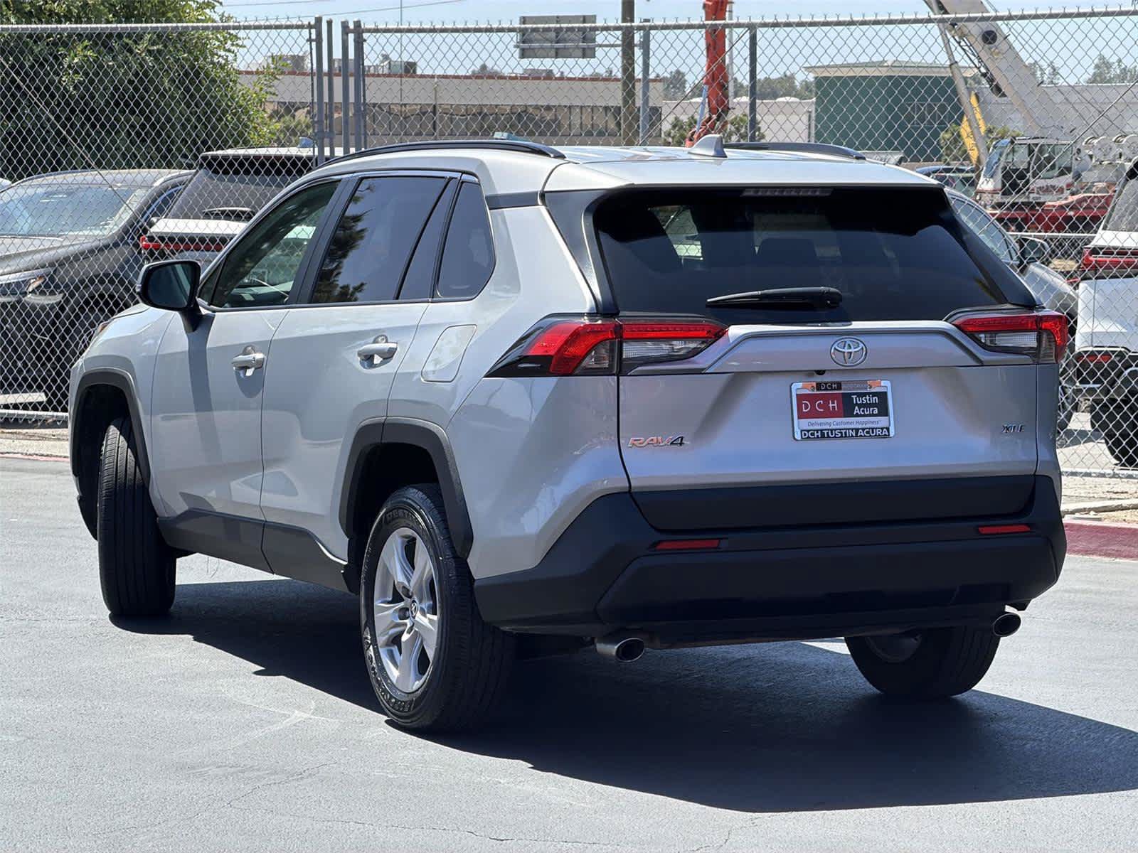 Used 2025 Toyota RAV4 XLE FWD image 5