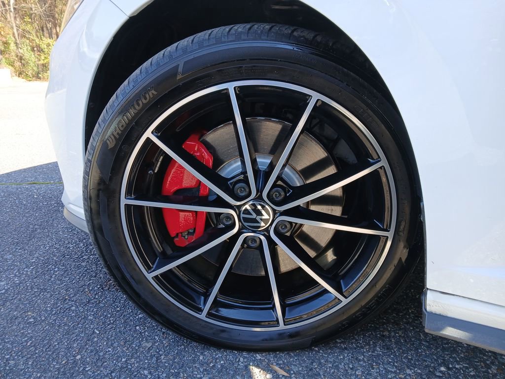 Used 2025 Volkswagen Jetta GLI Autobahn image 40