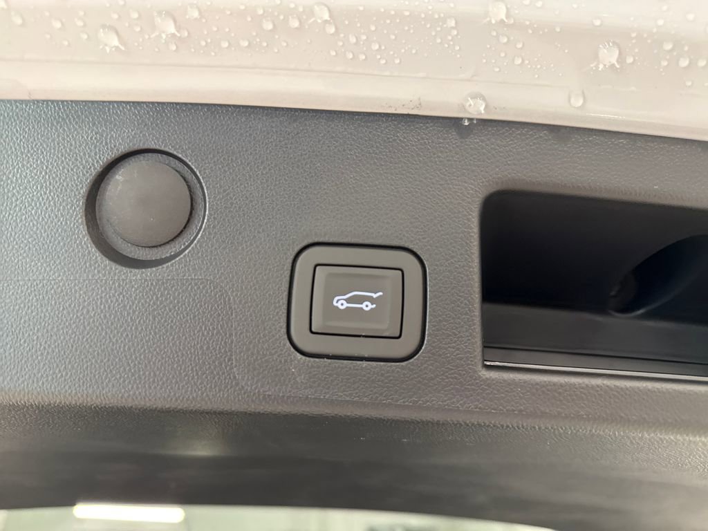 New 2026 Chevrolet Equinox LT w/ Convenience Package II FWD image 44