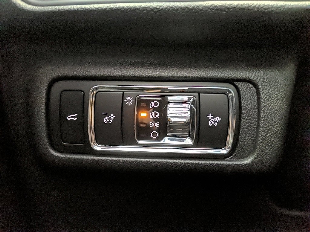 Used 2023 Lincoln Corsair FWD w/ Equipment Group 101A image 22