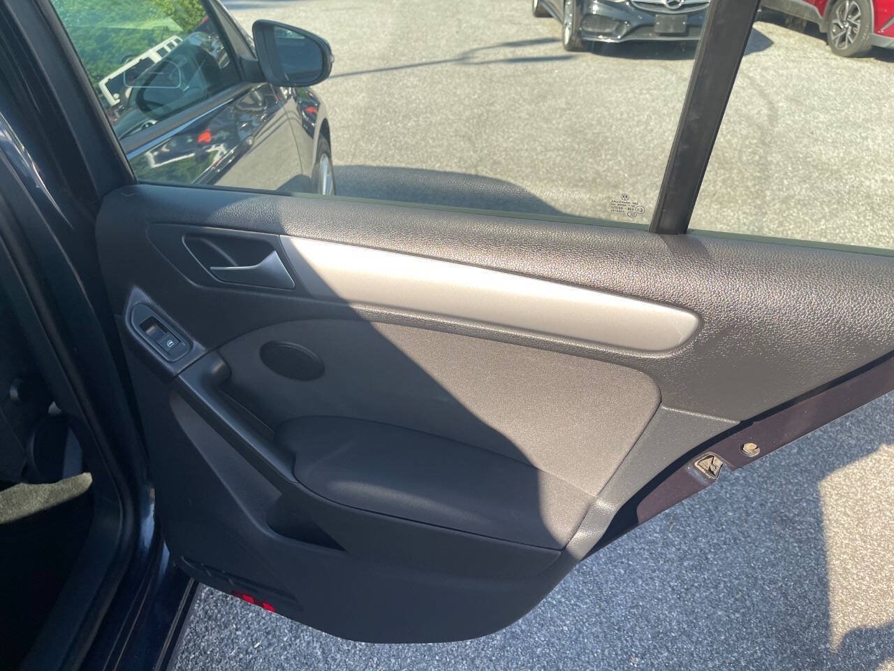 Used 2014 Volkswagen Golf TDI FWD image 25