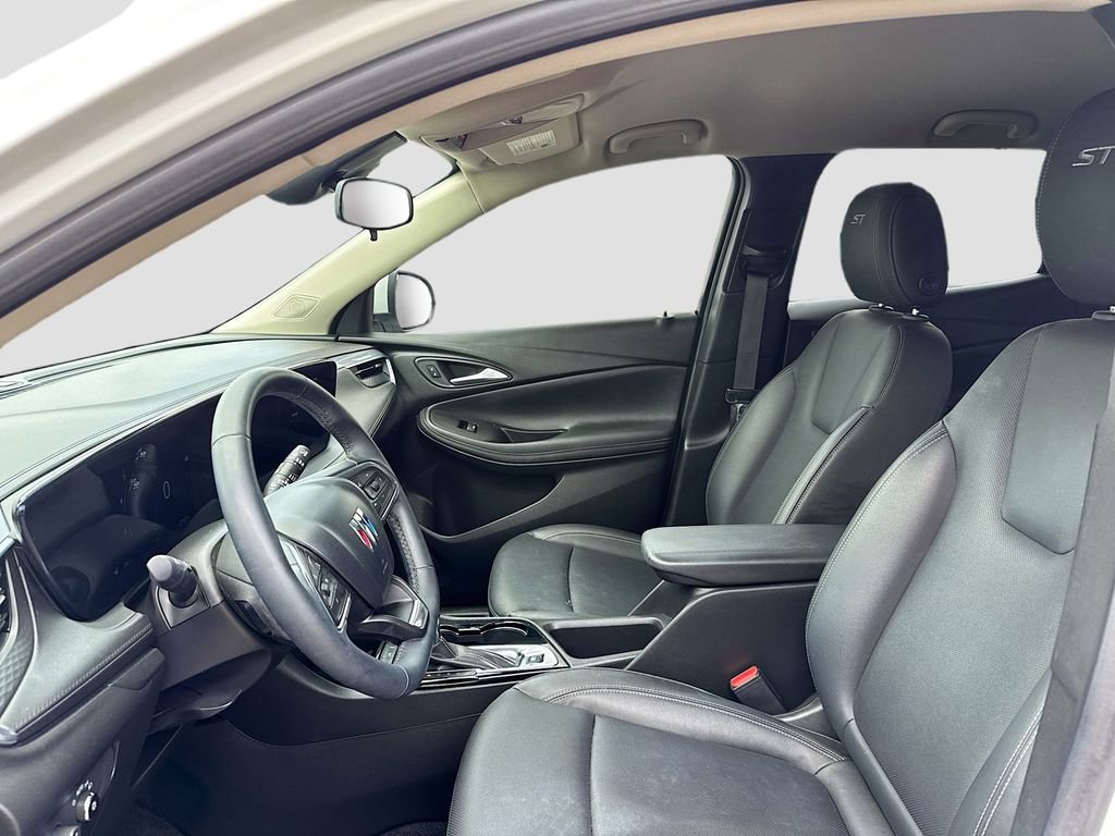 Used 2024 Buick Encore GX Sport Touring FWD image 9