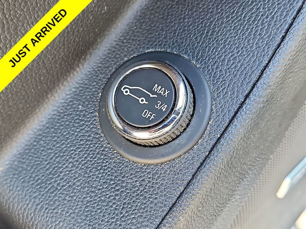 Used 2021 Chevrolet Traverse Premier FWD image 25