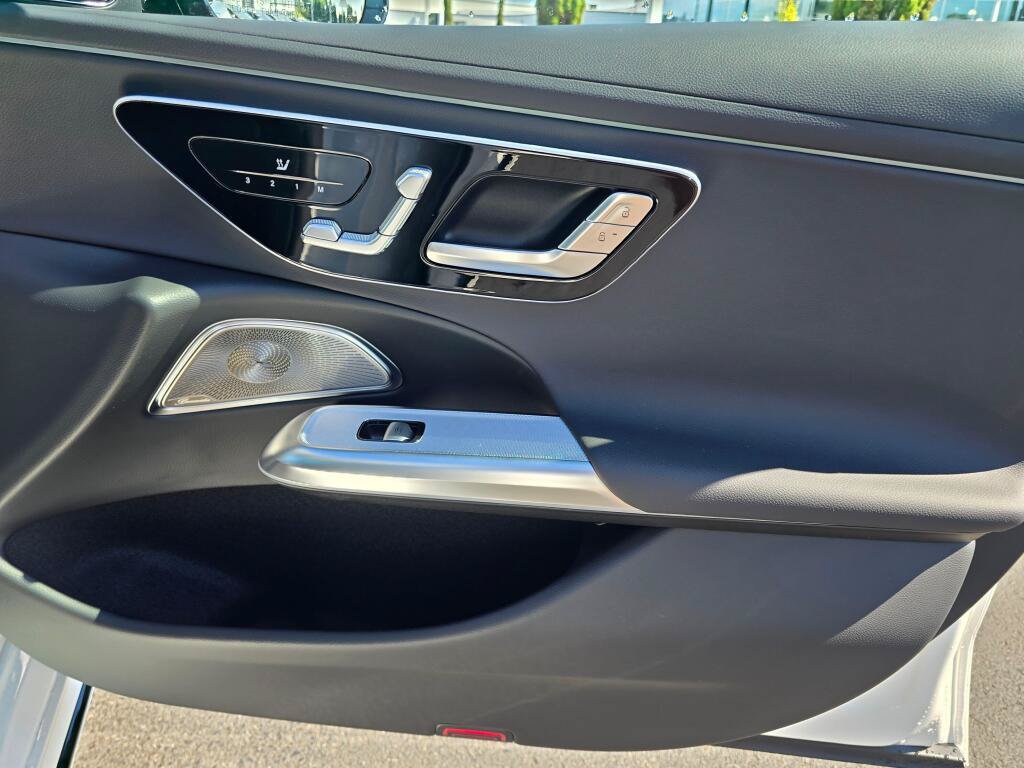 New 2026 Mercedes-Benz E 350 4MATIC Sedan image 24