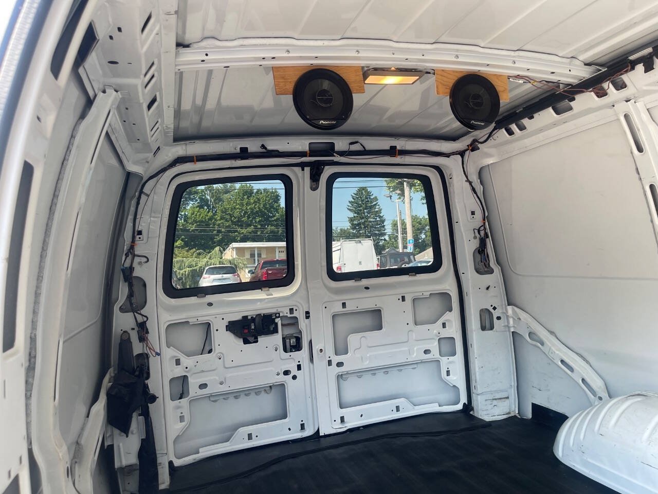 Used 2012 Chevrolet Express 1500 RWD image 21