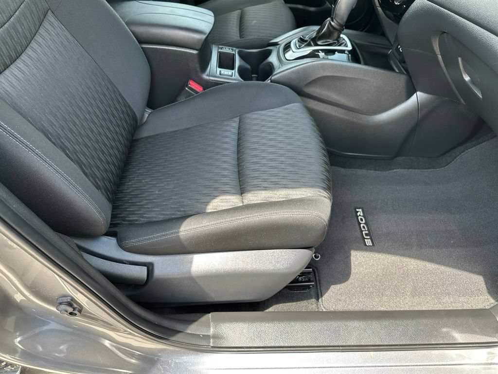 Used 2019 Nissan Rogue SV AWD/4WD image 15