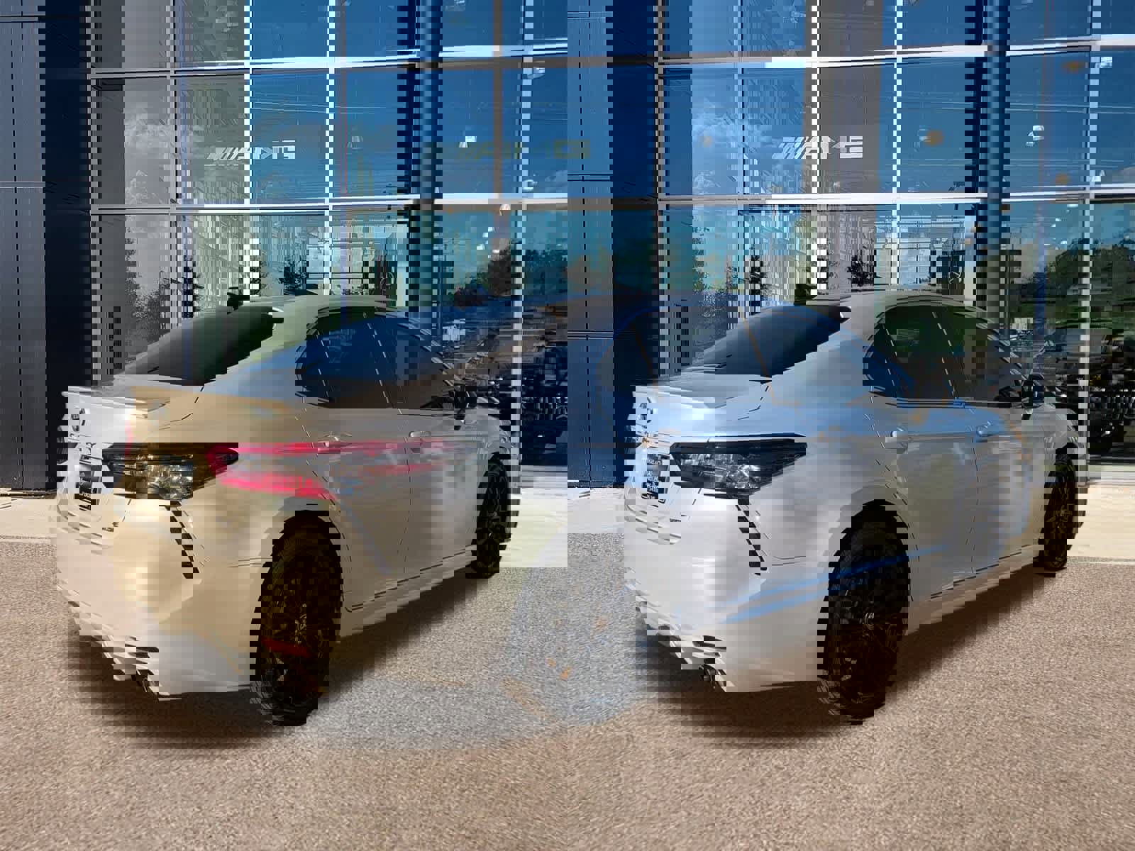 Used 2021 Toyota Camry XSE image 5