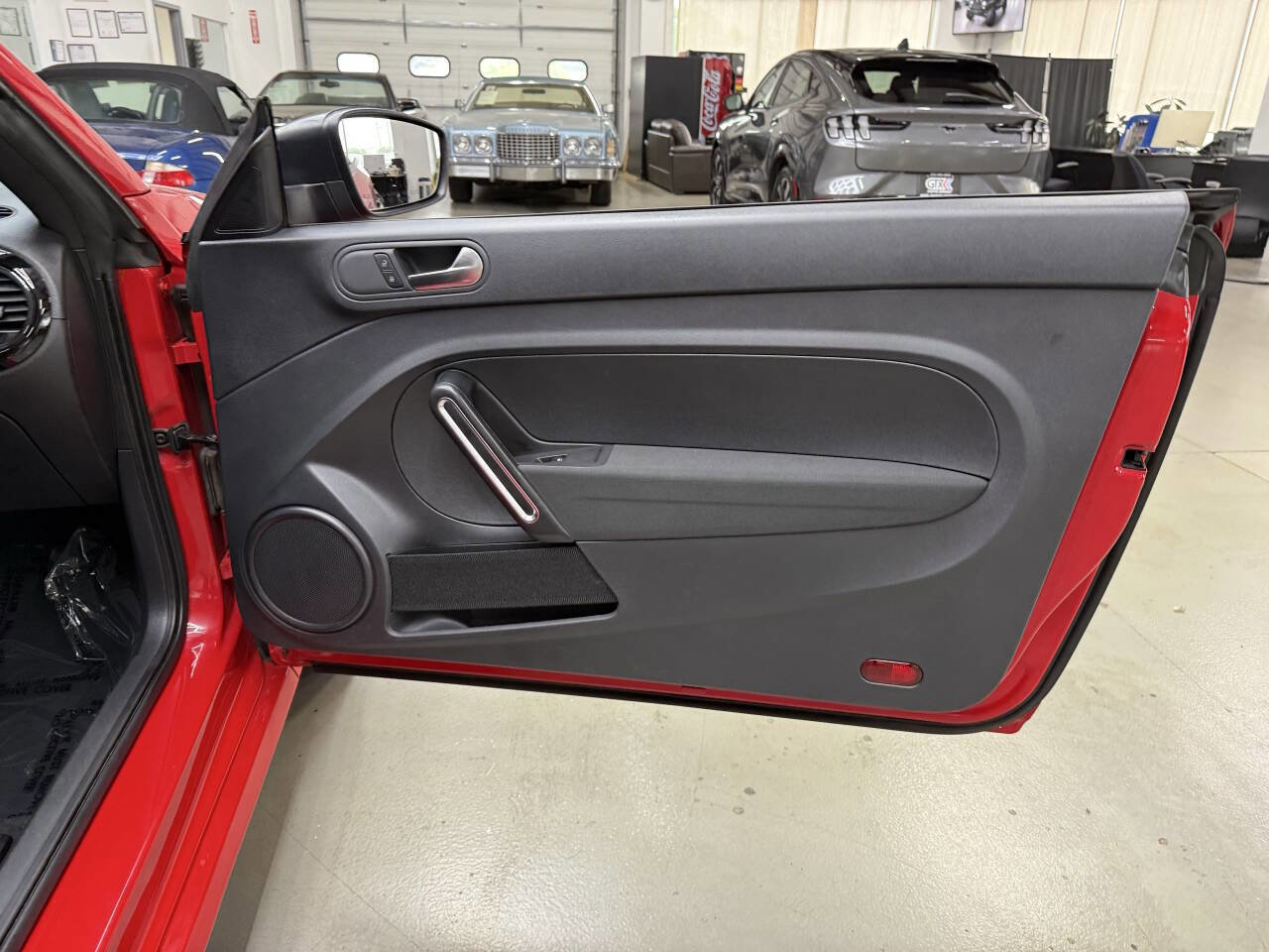 Used 2017 Volkswagen Beetle 1.8T S FWD image 14