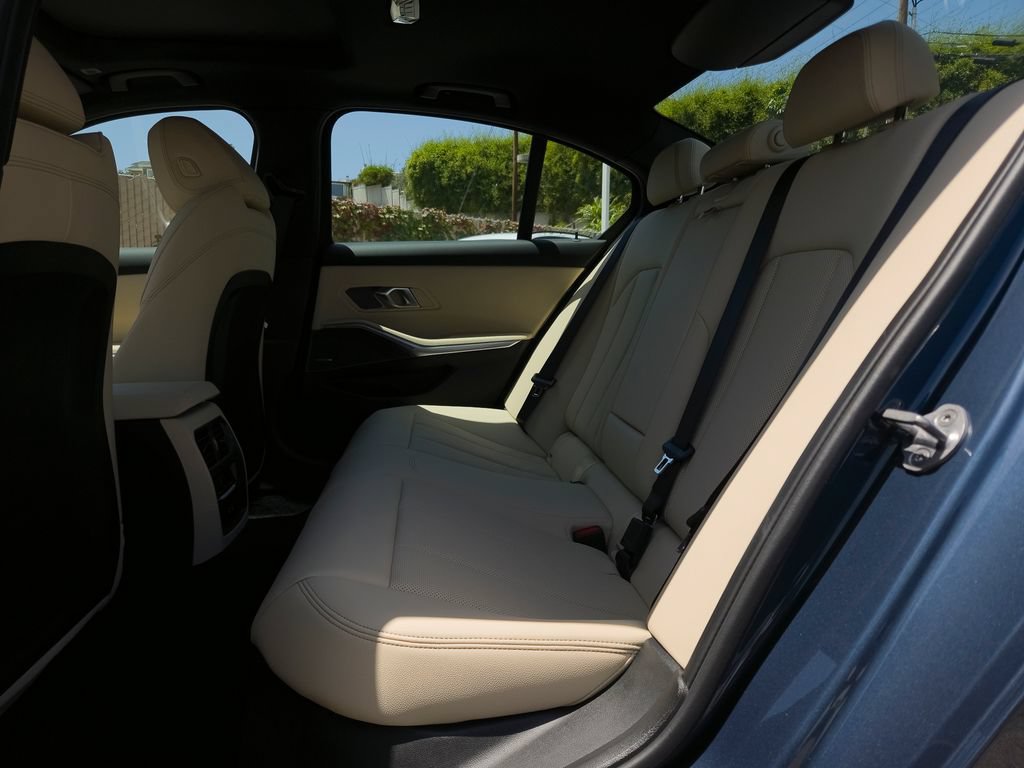 New 2026 BMW 330i Sedan w/ Premium Package RWD image 9
