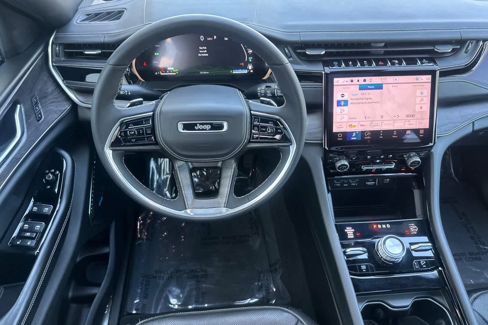 Certified 2022 Jeep Grand Cherokee Overland w/ MOPAR Finishing Package AWD/4WD image 14