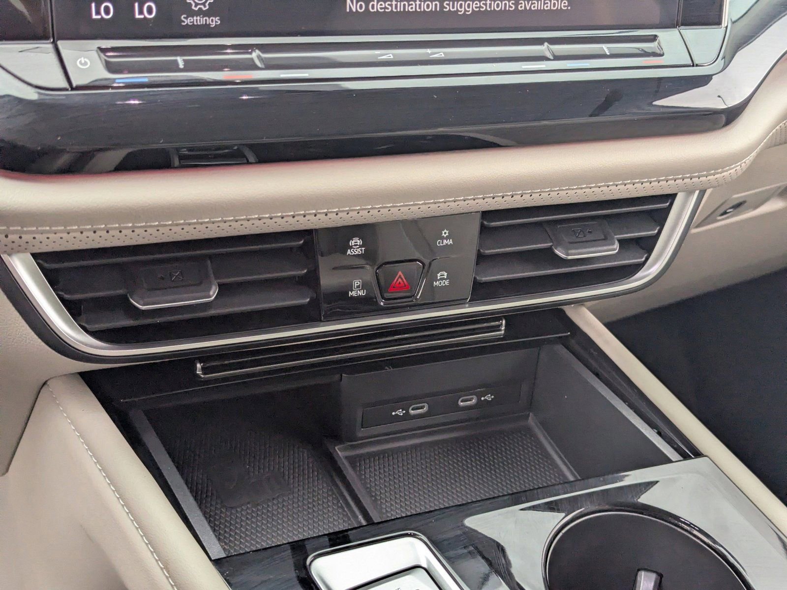 Used 2024 Volkswagen Atlas SEL Premium R-Line image 29