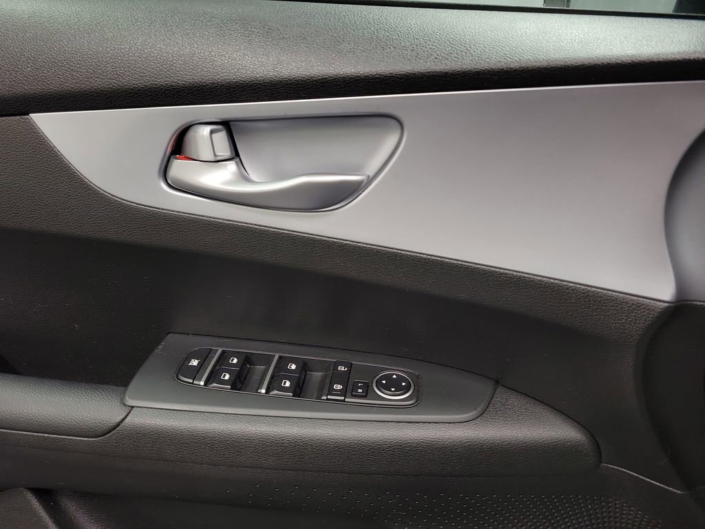Used 2023 Kia Forte LXS image 18