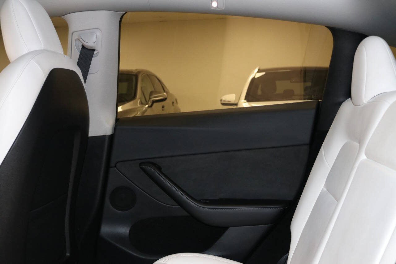 Used 2023 Tesla Model Y Long Range AWD/4WD image 71