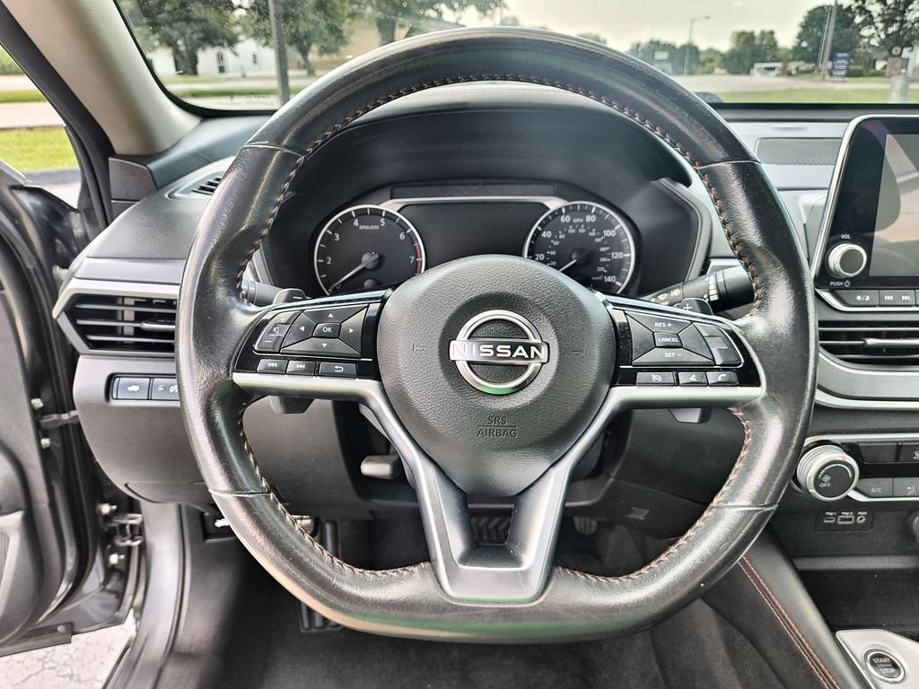 Used 2024 Nissan Altima 2.5 SR FWD image 14