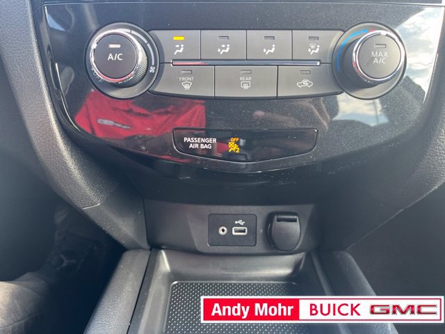 Used 2018 Nissan Rogue S AWD/4WD image 31