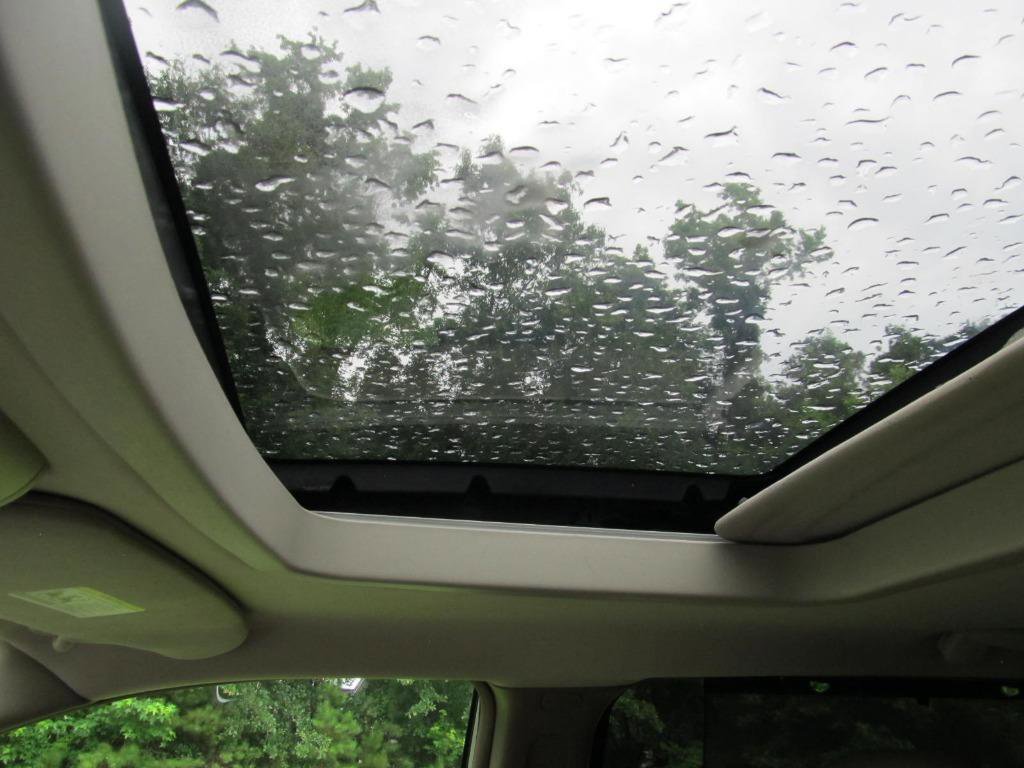 Used 2016 Chrysler Town & Country Touring-L image 67