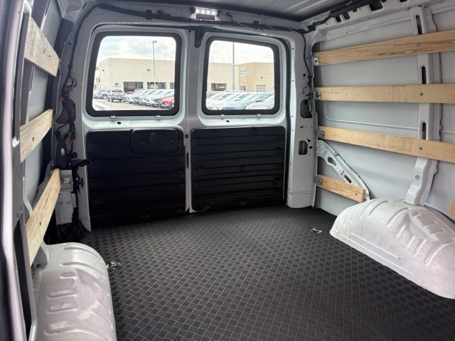Used 2025 Chevrolet Express 2500 w/ Driver Convenience Package RWD image 13