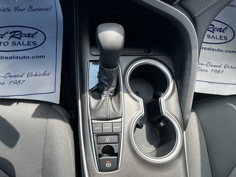 Used 2022 Toyota Camry LE w/ Carpet Mat Package (TMS) AWD/4WD image 14