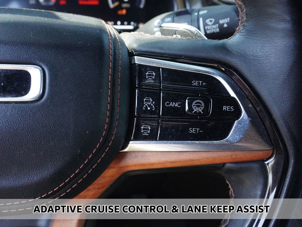 Used 2023 Jeep Grand Cherokee Summit AWD/4WD image 6