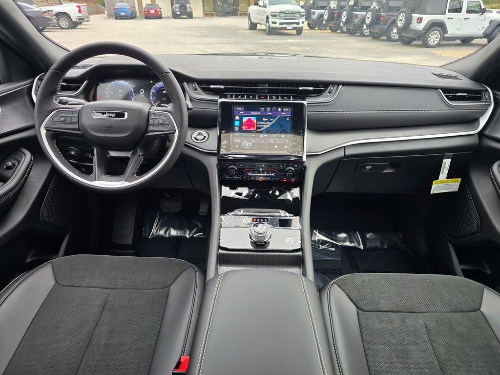 New 2025 Jeep Grand Cherokee L Altitude image 5