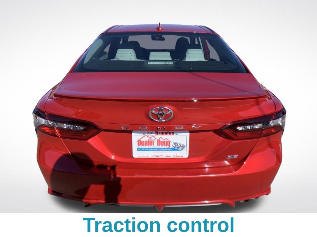 Used 2022 Toyota Camry SE image 5