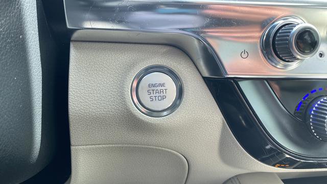 Certified 2022 Kia Telluride SX w/ Towing Package FWD image 23