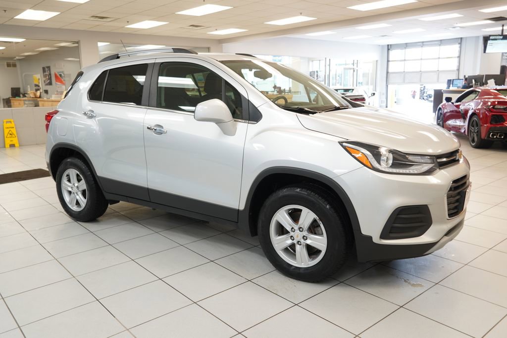 Used 2019 Chevrolet Trax LT w/ LT Convenience Package image 13
