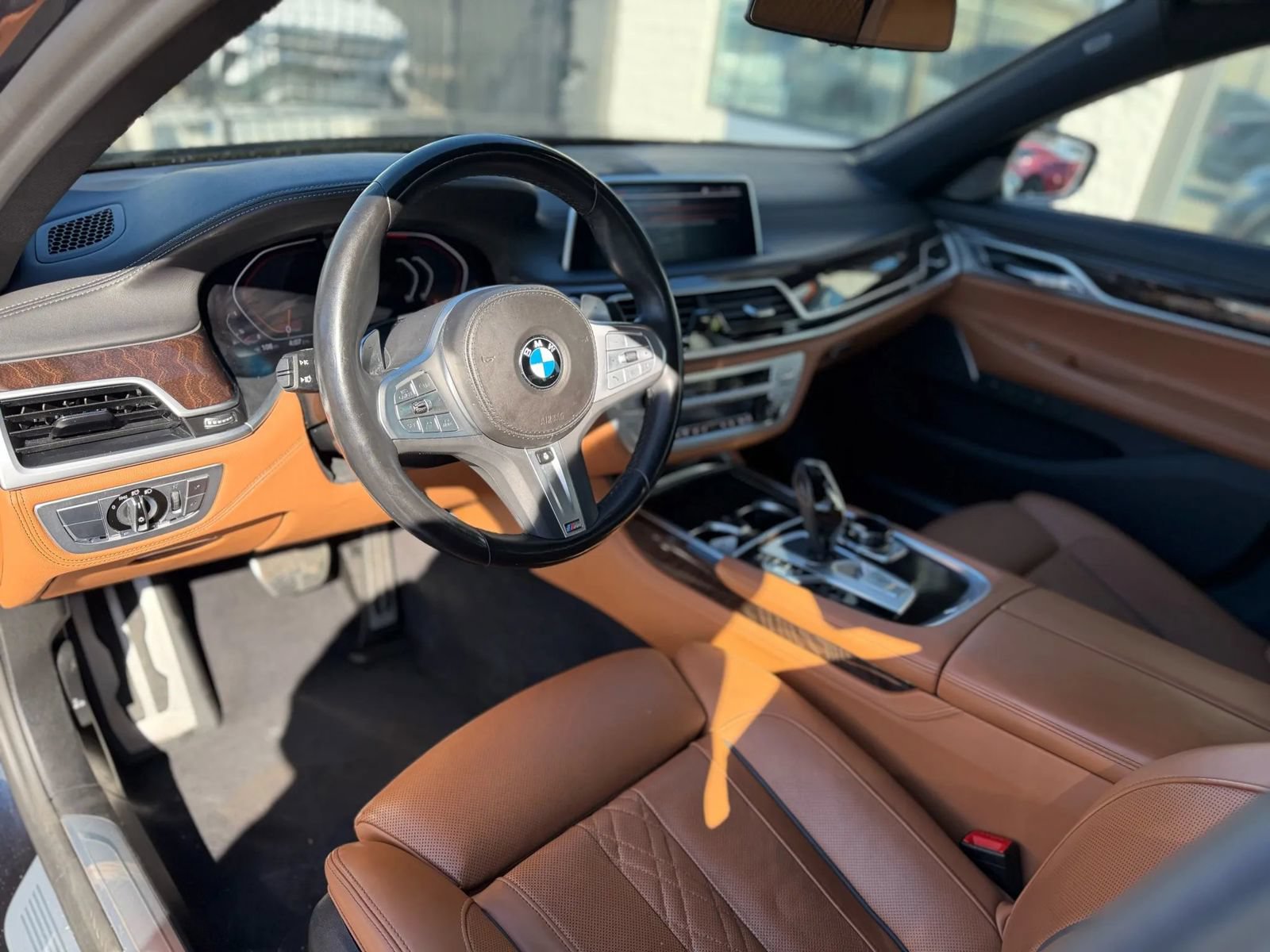 Used 2022 BMW 750i xDrive w/ Executive Package AWD/4WD image 33