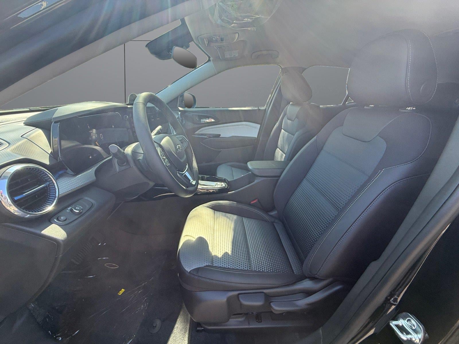 New 2026 Chevrolet Trax LT w/ Driver Confidence Package FWD image 10