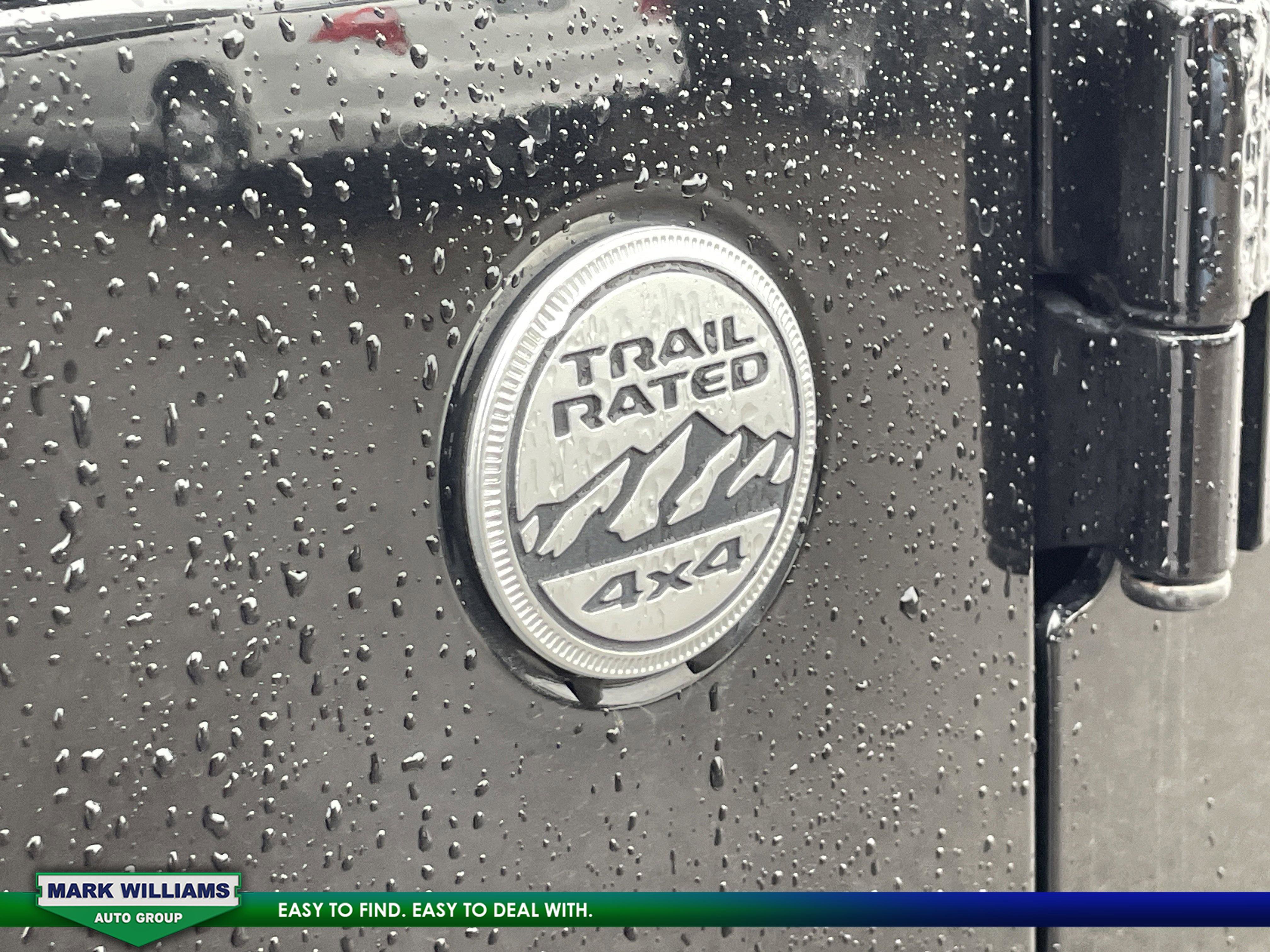 Used 2019 Jeep Wrangler Unlimited Sahara w/ Safety Group image 11